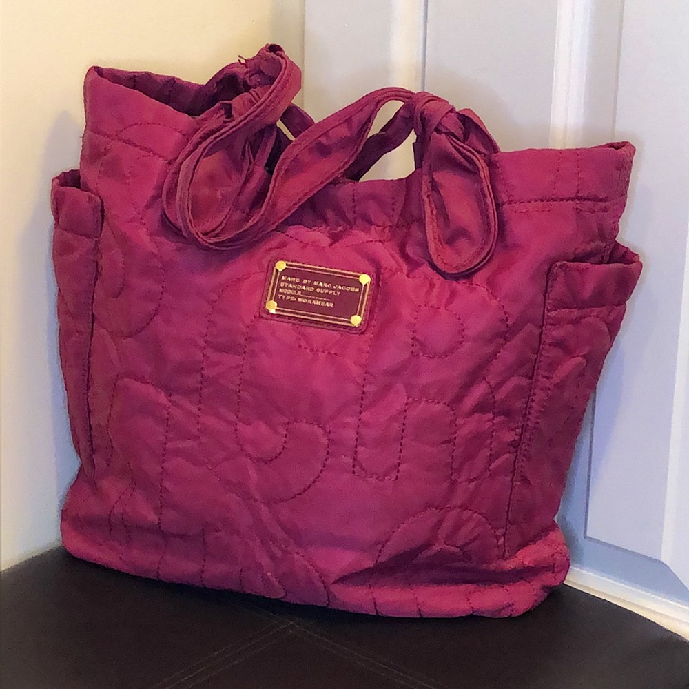 MARC JACOBS Workwear Pink Embroidered Logo Quilted Tote Bag w. Side Pockets